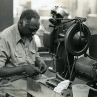 http://digitalcollections.jasc-chicago.org/TEMPfiles/RG10_b2_f09_012_Lo_Workshop1972.jpg