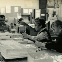 http://digitalcollections.jasc-chicago.org/TEMPfiles/RG10_b2_f09_028_Lo_Workshop1972.jpg